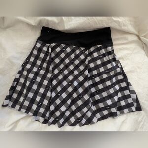 Nike Atheletic Skirt Size Small Black And White Dkot Features Nike Iconic